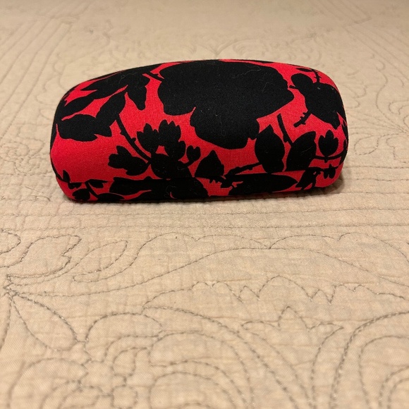 Vera Bradley Hard Clamshell Glasses Case - Picture 1 of 5